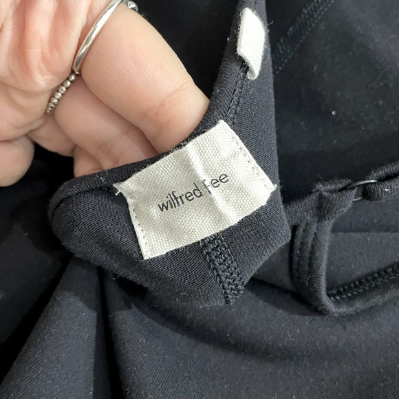 Aritzia Wilfred Free Divinity 7" Romper - Picture 12 of 12